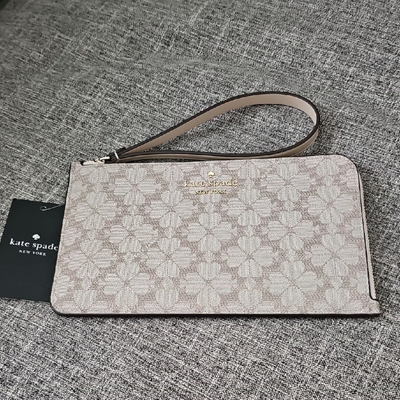 Kate Spade Patterned Beige Wristlet - Picture 1 of 3